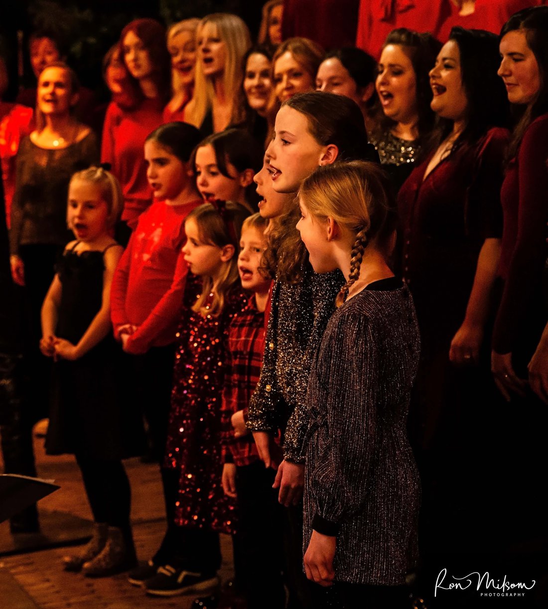 Children from Fresh Sounds bring the Christmas spirit to Dunkertons Cider - Christmas 2024